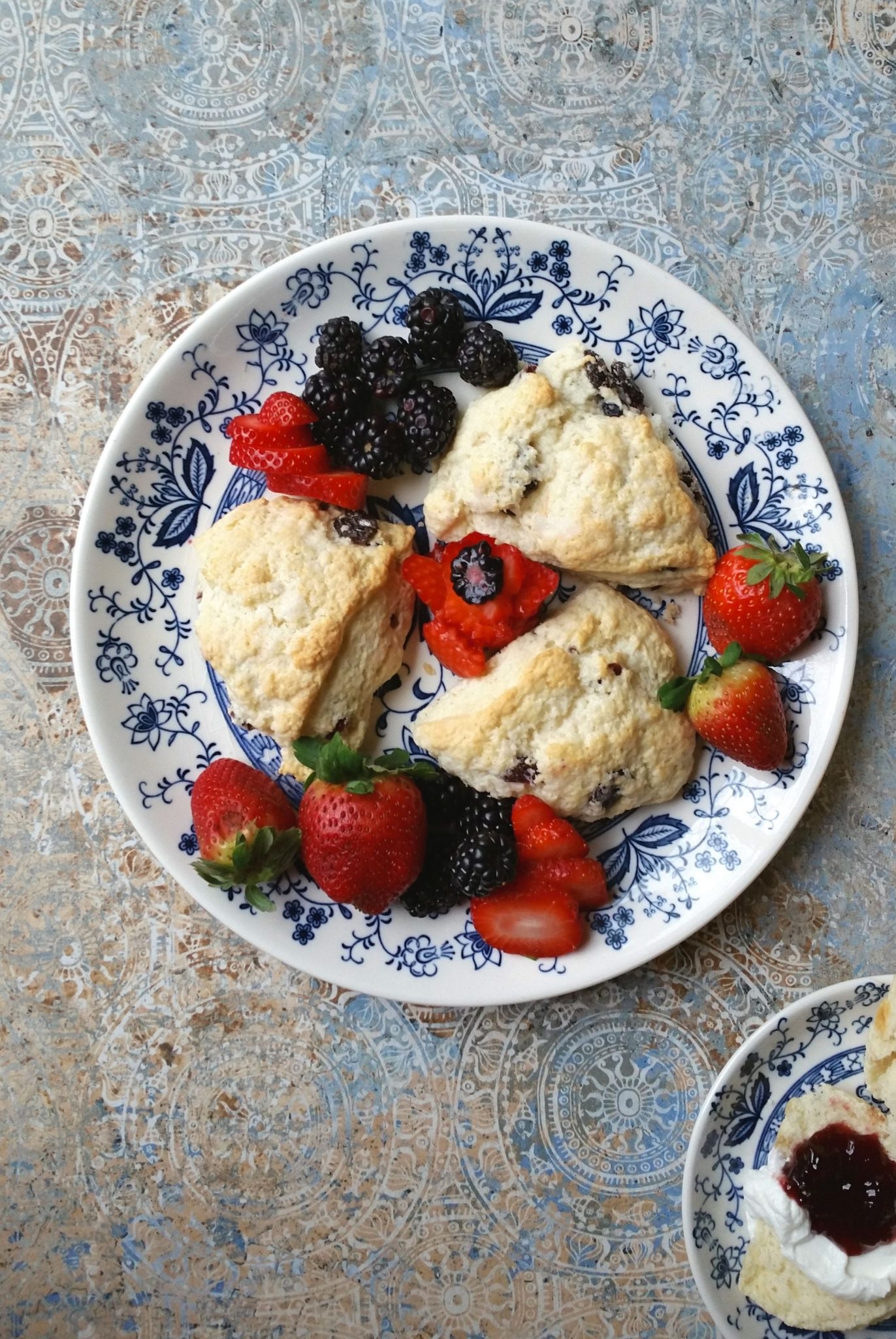 how to make scones 4 ingredient berries and cream scones