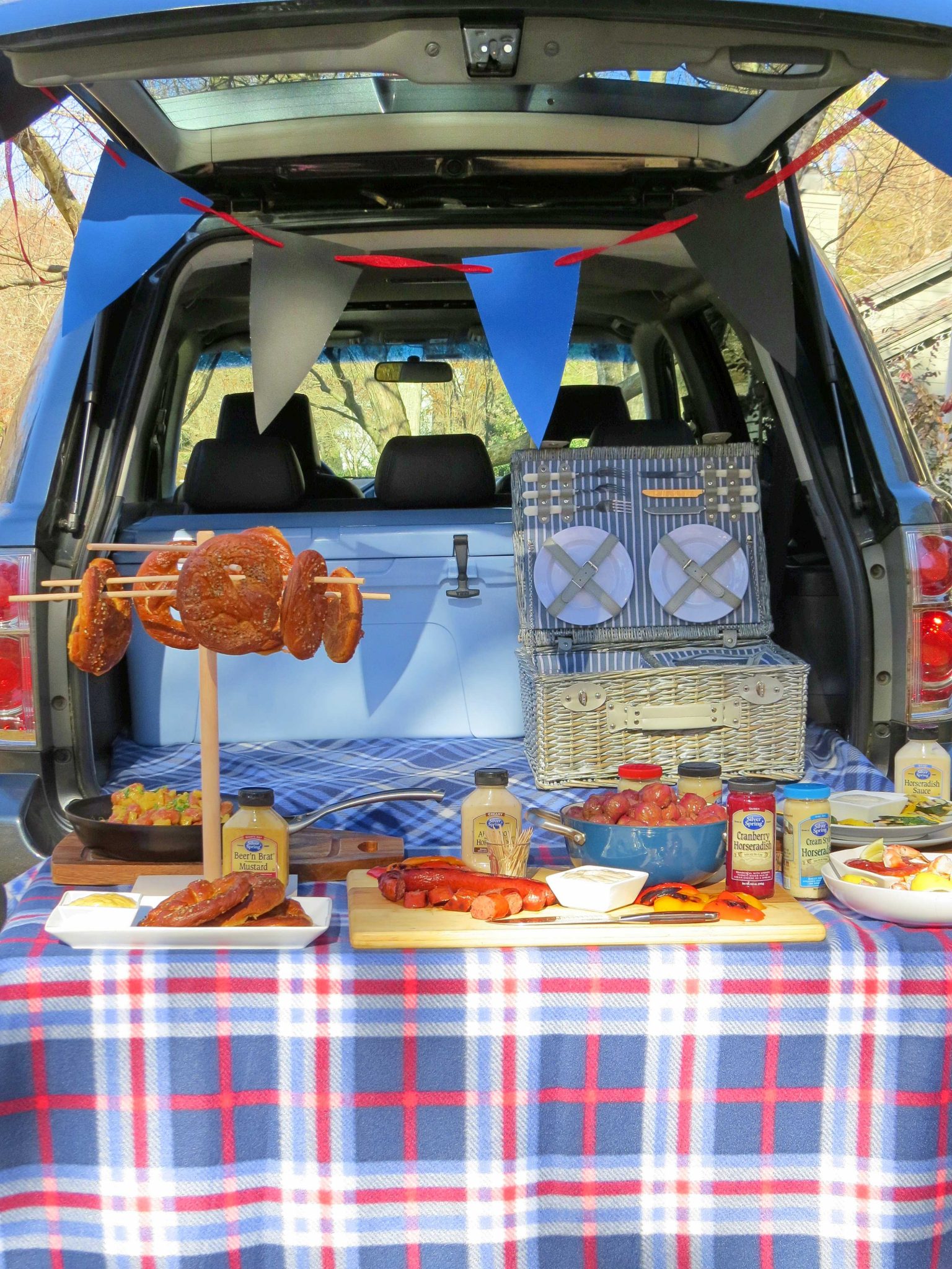 Easy Tailgate Food Party Food Ideas for the Big Game - Sweet Savant